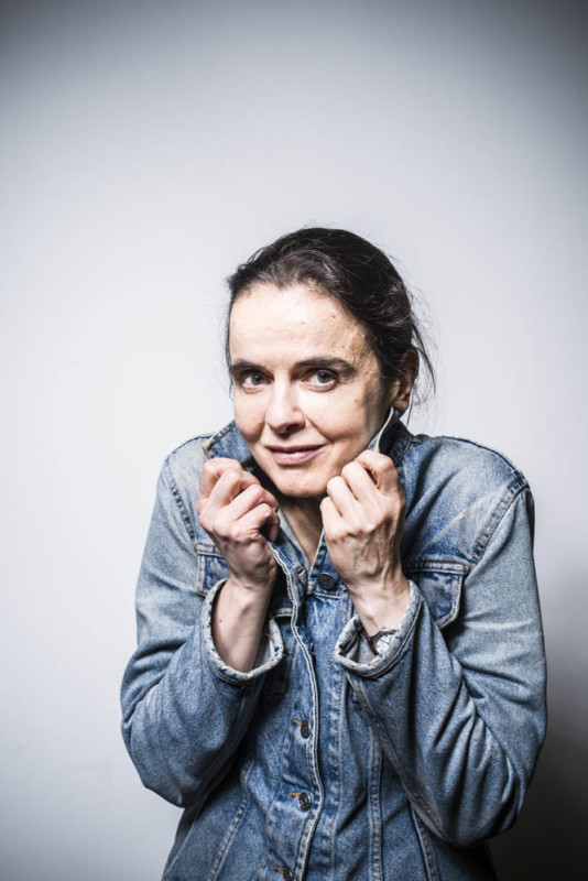 PORTRAIT DE L'ECRIVAINE AMELIE NOTHOMB