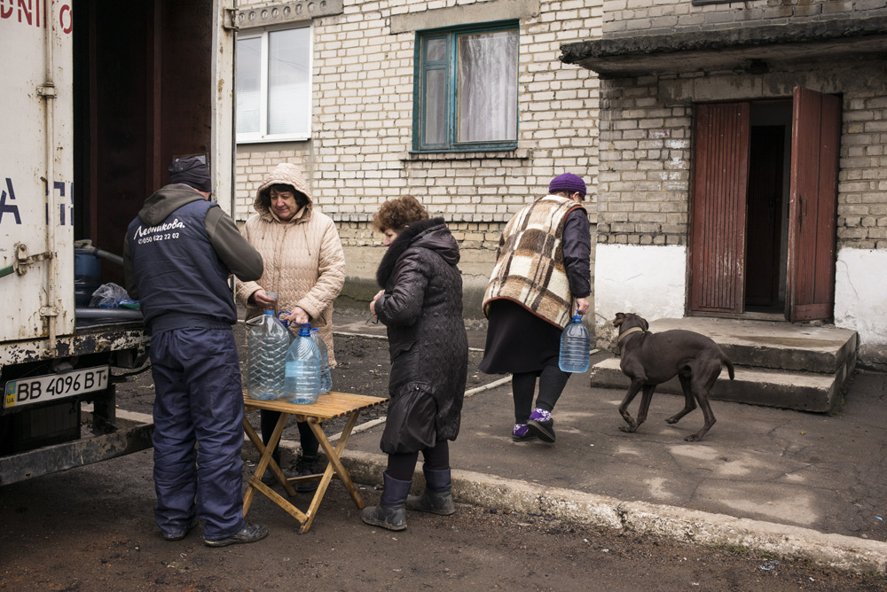 UN VILLAGE SUR LA LIGNE DE FRONT UKRAINIENNE.