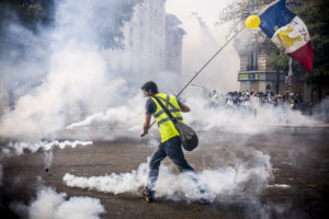 MANIFESTATION DES GILETS JAUNES A L'OCCASION DU DEFILE DU 1ER MAI, A PARIS. thumbnail