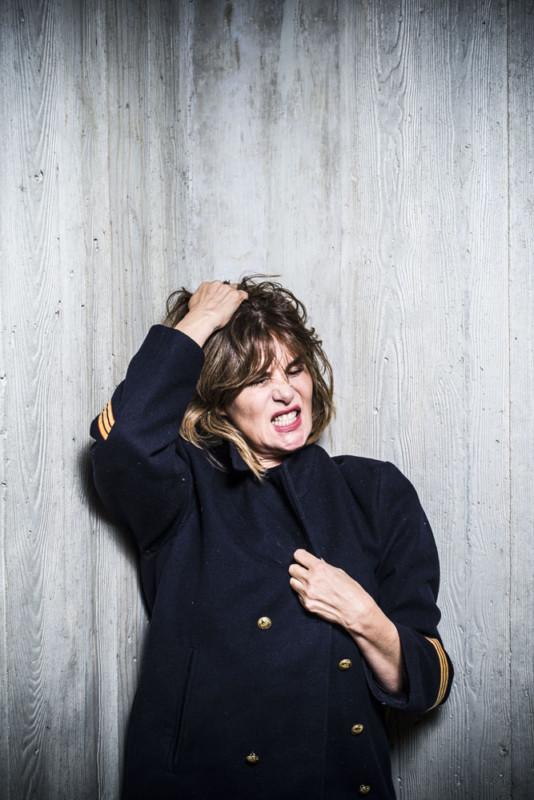 PORTRAIT DE LA COMEDIENNE ET CHANTEUSE EMMANUELLE SEIGNER.