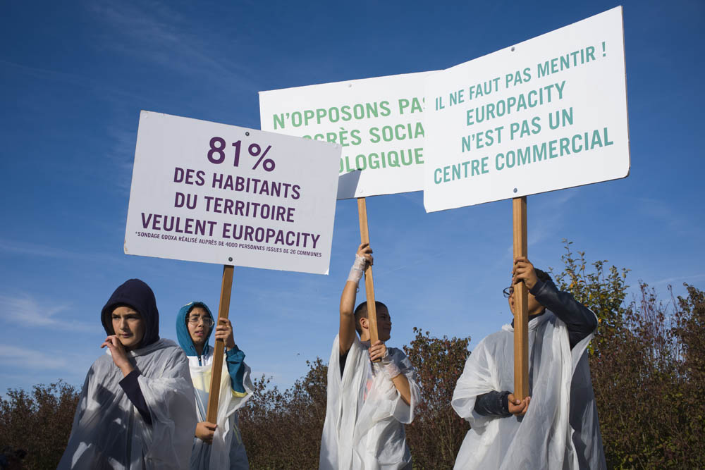 RASSEMBLEMENT A L'APPEL DU COLLECTIF DES VRAIS GENS DE GONESSE, POUR LE PROJET EUROPACITY.