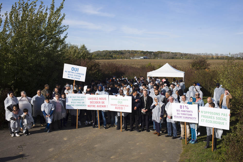 RASSEMBLEMENT A L'APPEL DU COLLECTIF DES VRAIS GENS DE GONESSE, POUR LE PROJET EUROPACITY.