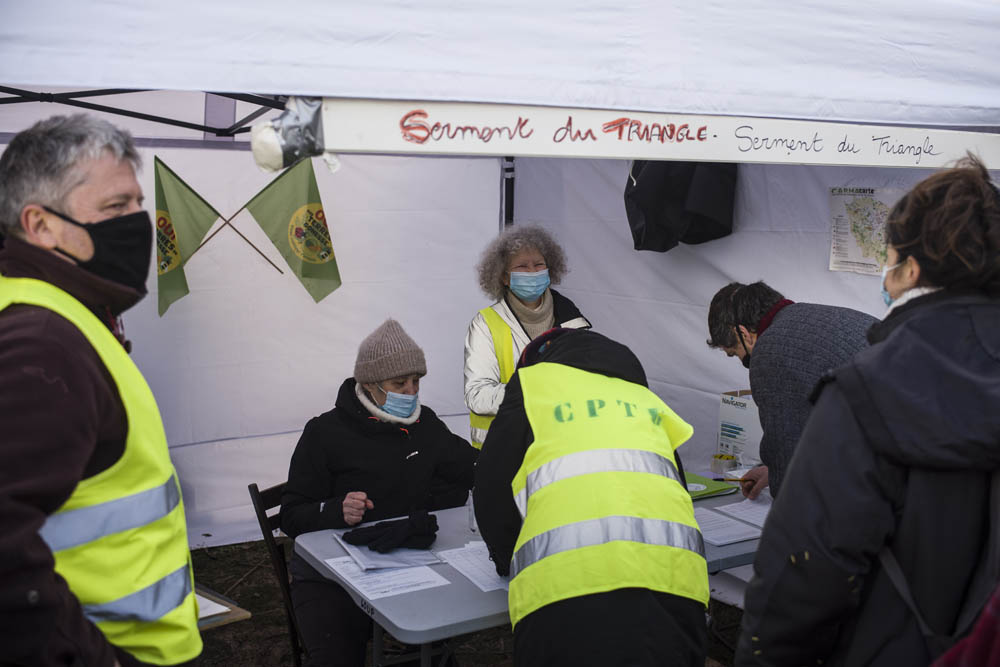 RASSEMBLEMENT SUR LE TRIANGLE DE GONESSE CONTRE LA BETONISATION.