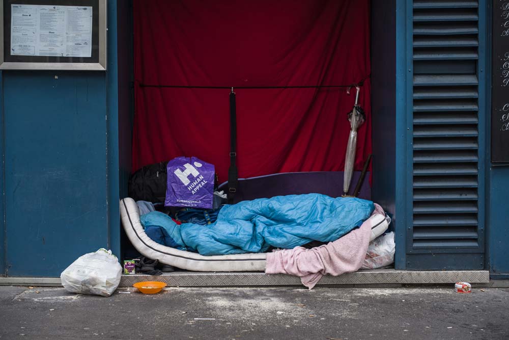 SANS ABRIS DANS LES RUES DE PARIS.