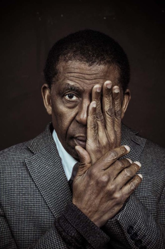 PORTRAIT DE DANY LAFERRIERE, ECRIVAIN ET ACADEMICIEN.