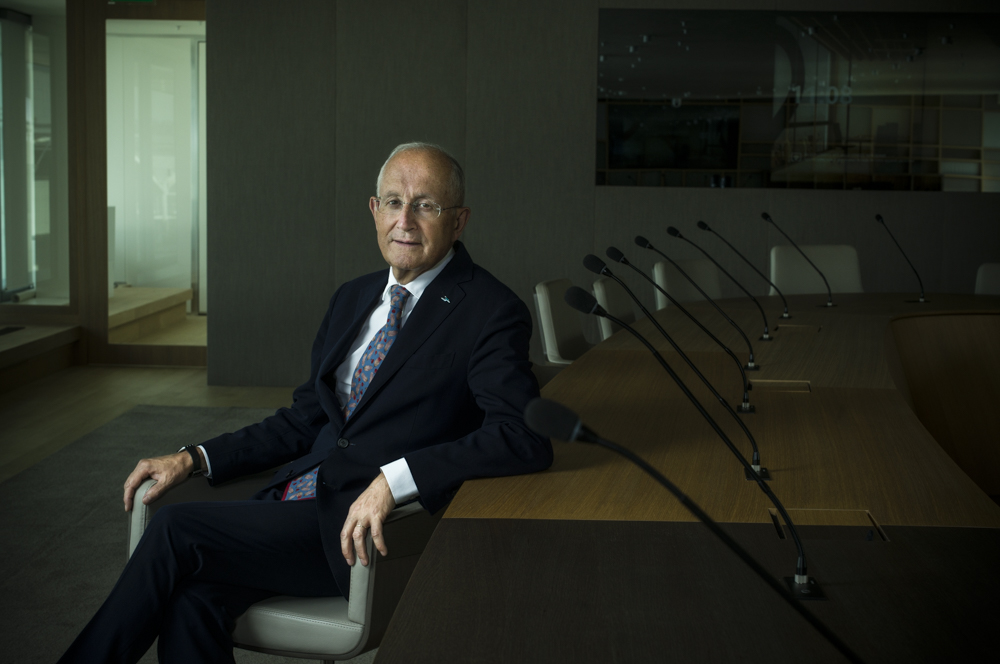 PORTRAIT DE PHILIPPE WAHL, DIRECTEUR  DE LA POSTE.