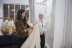 GUY SAVOY ESSAYE SA TENUE D'ACADEMICIEN CHEZ LAURE DE SAGAZAN. thumbnail